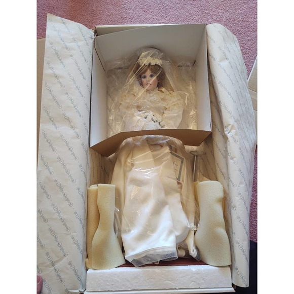 Vintage Porcelain Bride, A Portrait of Innocence Doll, Hamilton Collection - Picture 8 of 9